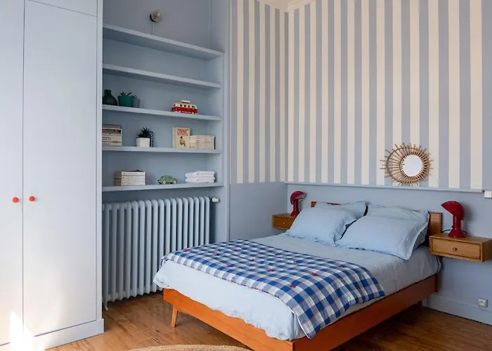 Vue Plein Centre Apartment *